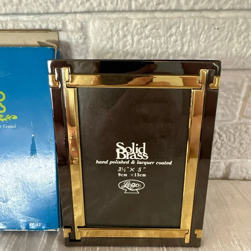 NOS VINTAGE SOLID BRASS HAND POLISHED PICTURE FRAME 3.5X5